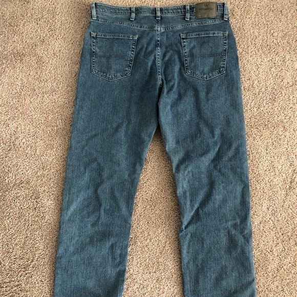 Wrangler Authentics Jeans. In great condition! - Picture 4 of 4